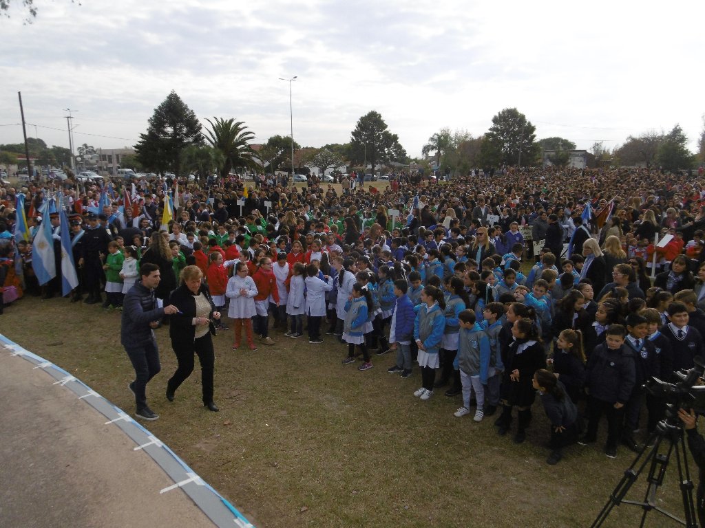 Celebración Día de la Bandera en Las Varillas-Imágenes