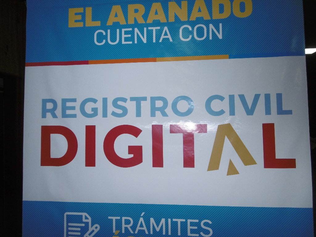 El Ministro de Finanzas entregó plataformas de Ciudadano Digital Express en El Arañado