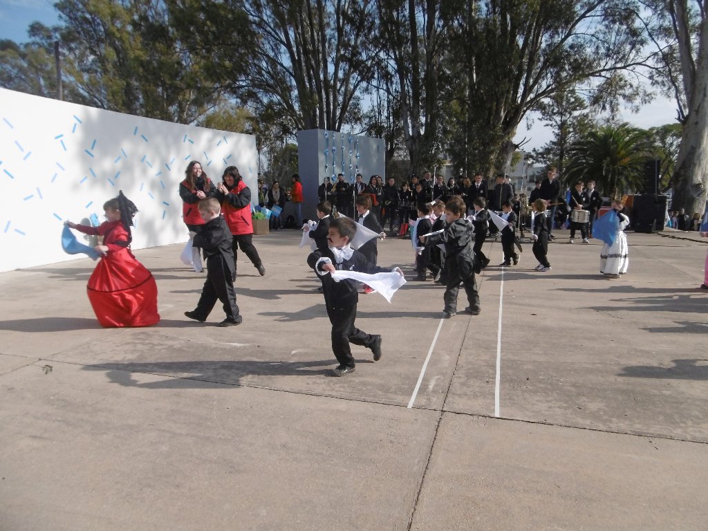 Celebración Día de la Bandera en Las Varillas-Imágenes