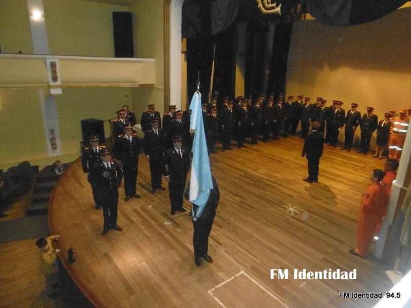 Gonzalo Farías nuevo abanderado de los Bomberos y Mérito Bomberil