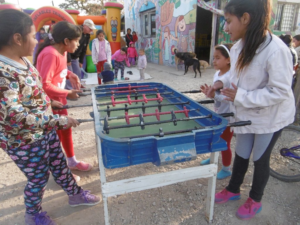 Pueblo Chico de fiesta y con regalos