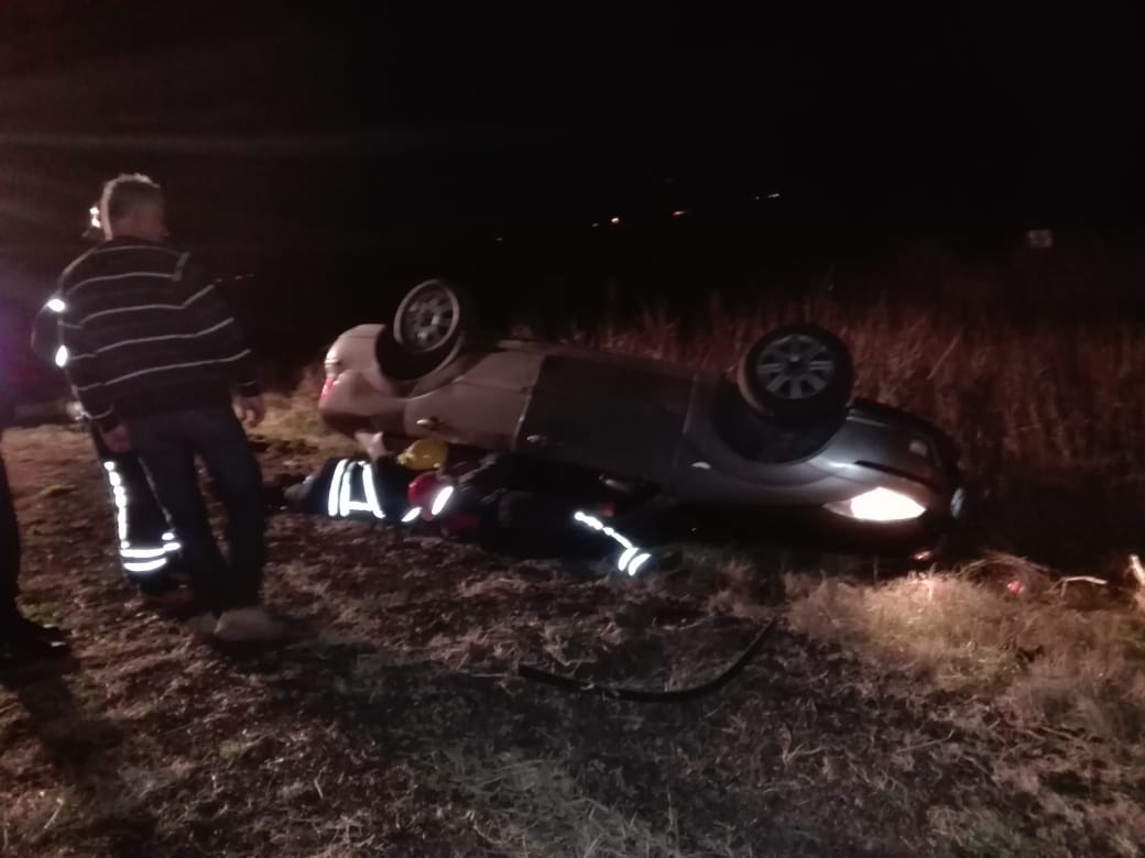 Tumbó un  auto en la Ruta 13 Camino a El Arañado. No hubo heridos