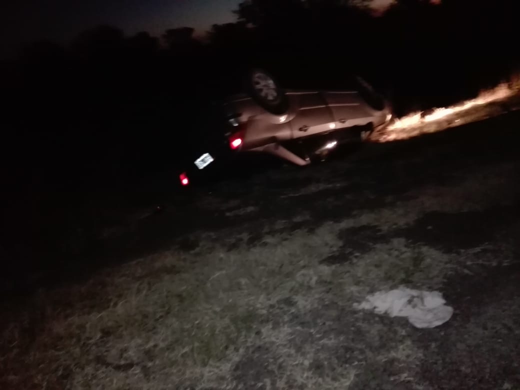 Tumbó un  auto en la Ruta 13 Camino a El Arañado. No hubo heridos