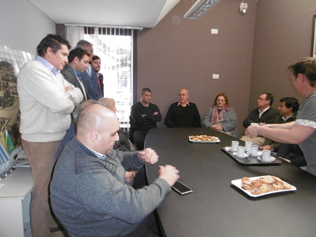 Por los cortes de Energía exigen la presencia del Ministro del área y se envió una carta documento