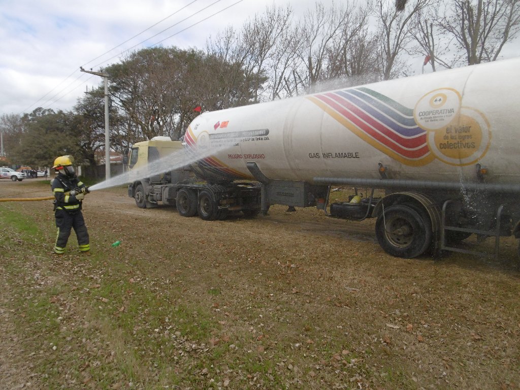 Simulacro de desastre en la planta de gas cooperativo