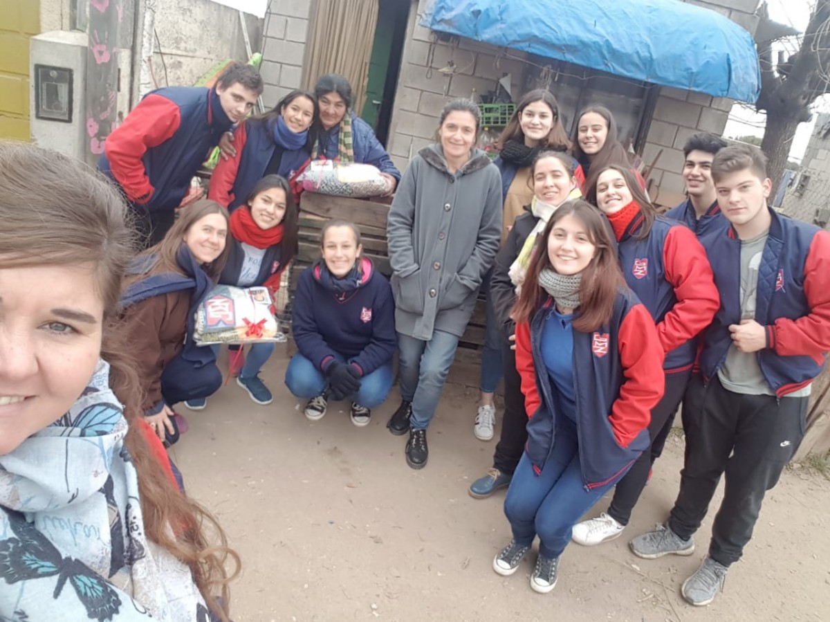 Bicicleteada solidaria de alumnos y docentes del Instituto Parroquial Gustavo Martínez Zuviría