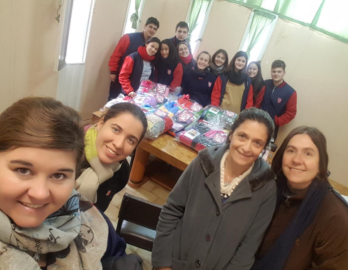 Bicicleteada solidaria de alumnos y docentes del Instituto Parroquial Gustavo Martínez Zuviría