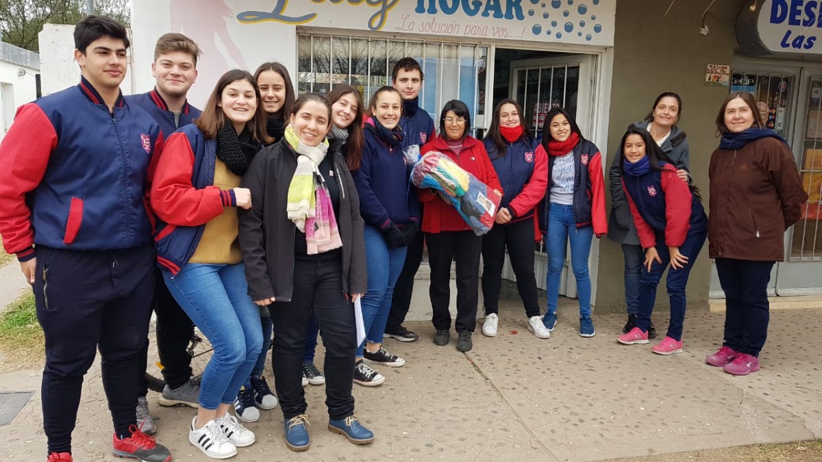 Bicicleteada solidaria de alumnos y docentes del Instituto Parroquial Gustavo Martínez Zuviría