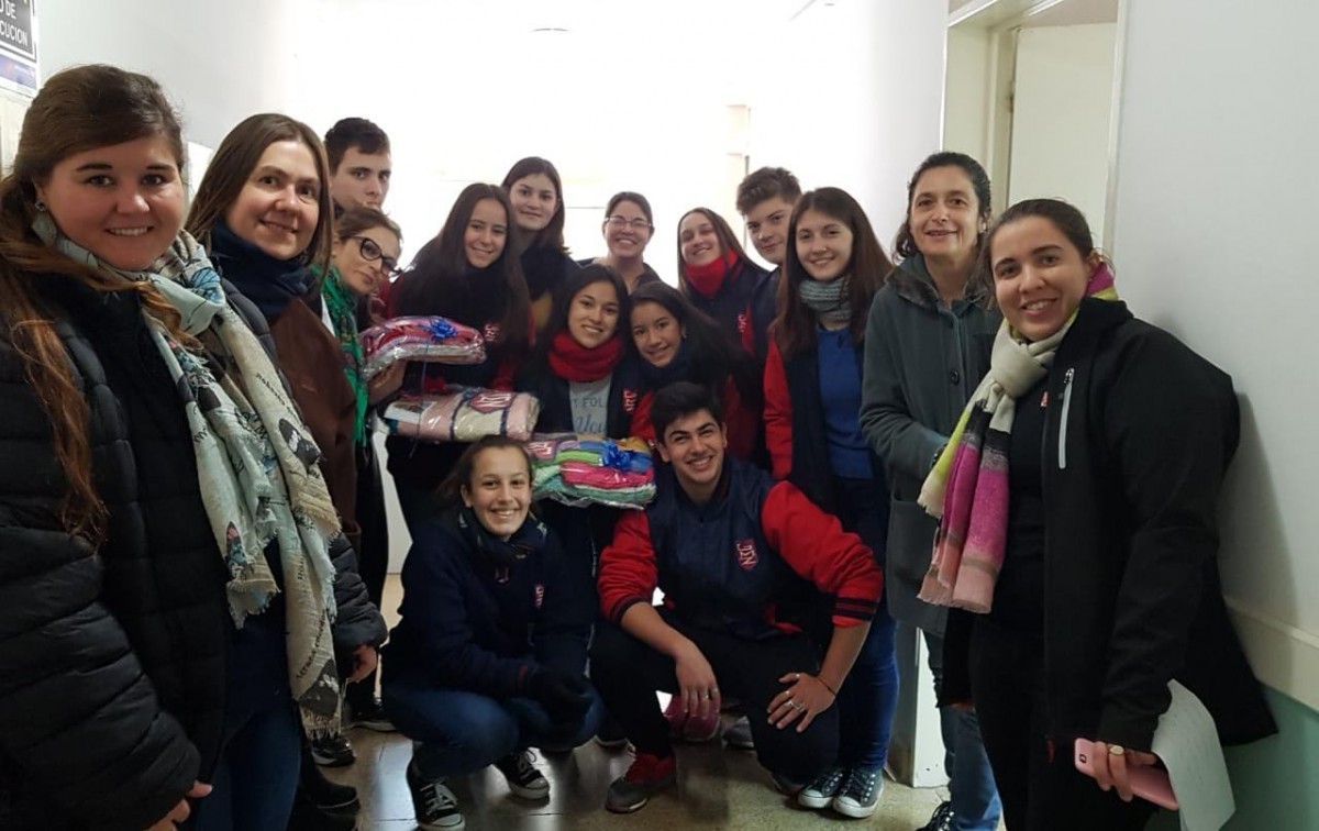 Bicicleteada solidaria de alumnos y docentes del Instituto Parroquial Gustavo Martínez Zuviría