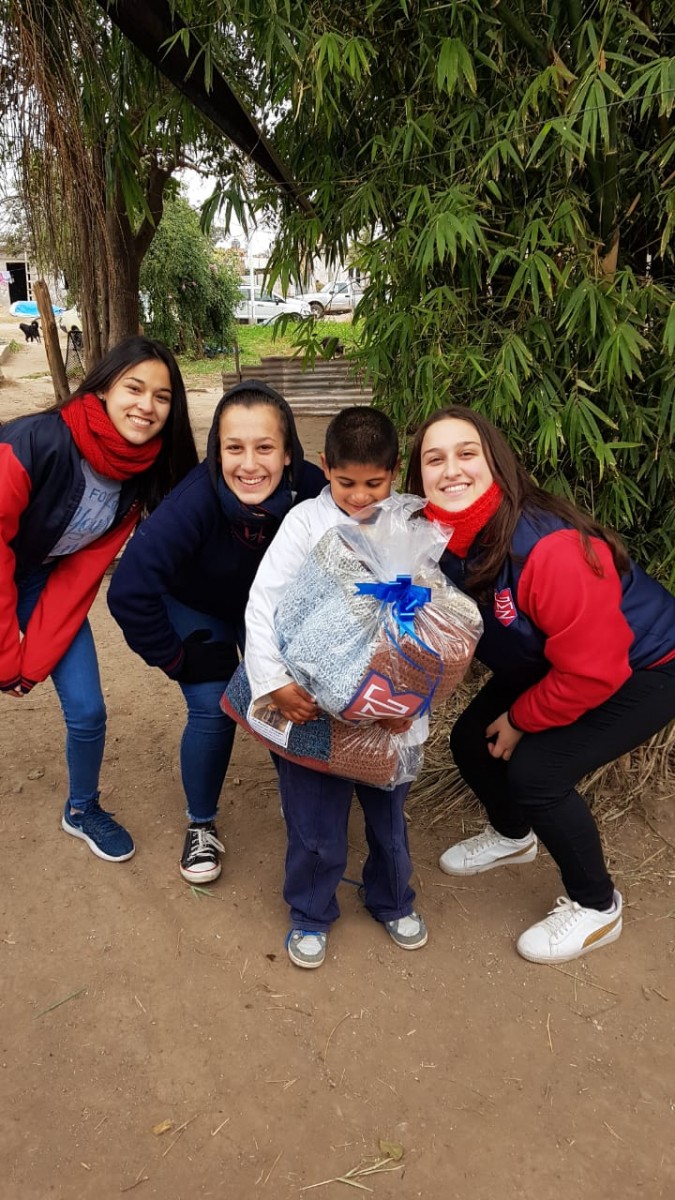 Bicicleteada solidaria de alumnos y docentes del Instituto Parroquial Gustavo Martínez Zuviría