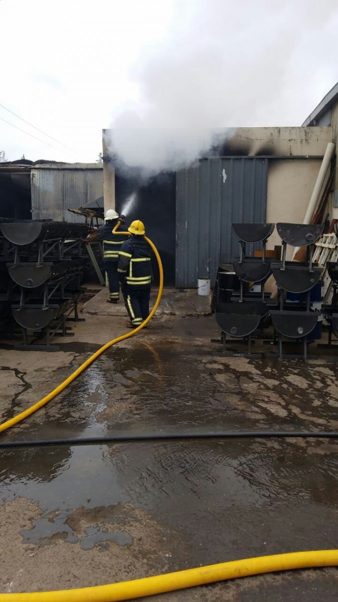 Bomberos  sofocaron rápidamente un  incendio en una sección de Pauny