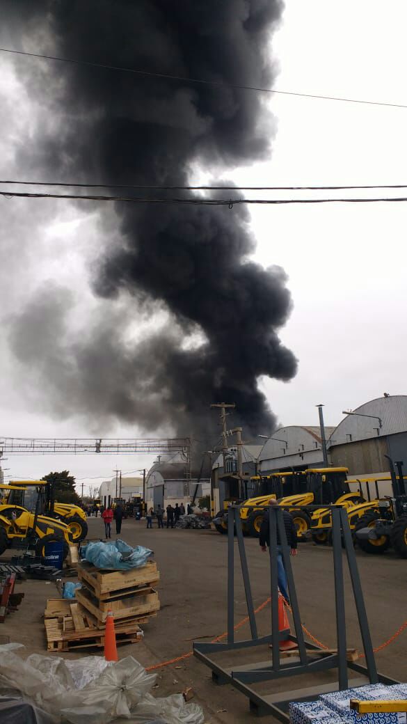 Bomberos  sofocaron rápidamente un  incendio en una sección de Pauny