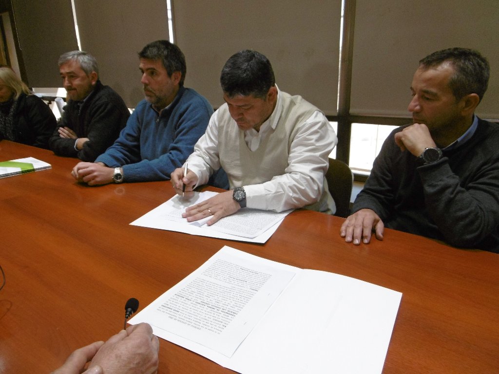 Acuerdo entre la Cooperativa y Redes Argentinas para mejorar el servicio de fibra óptica