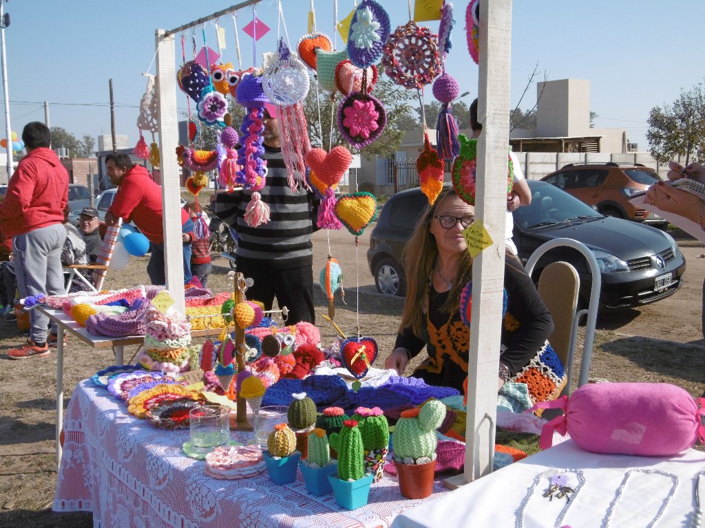 Segunda multitudinaria edición de “Mi Barrio Emprende” a todo sol (Imágenes)