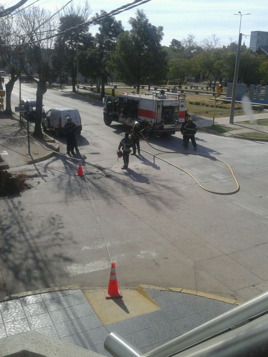 Bomberos convocados para solucionar un escape de gas