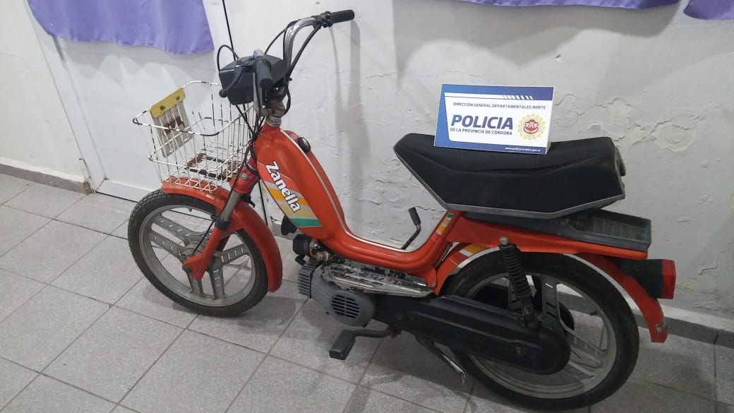 Detuvieron dos veces a un mismo menor por sendos robos de ciclomotores y un  cuadro de moto