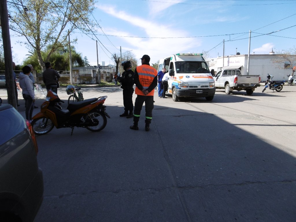 Allanamientos por robo de cereal, hurtos y un choque con una mujer herida