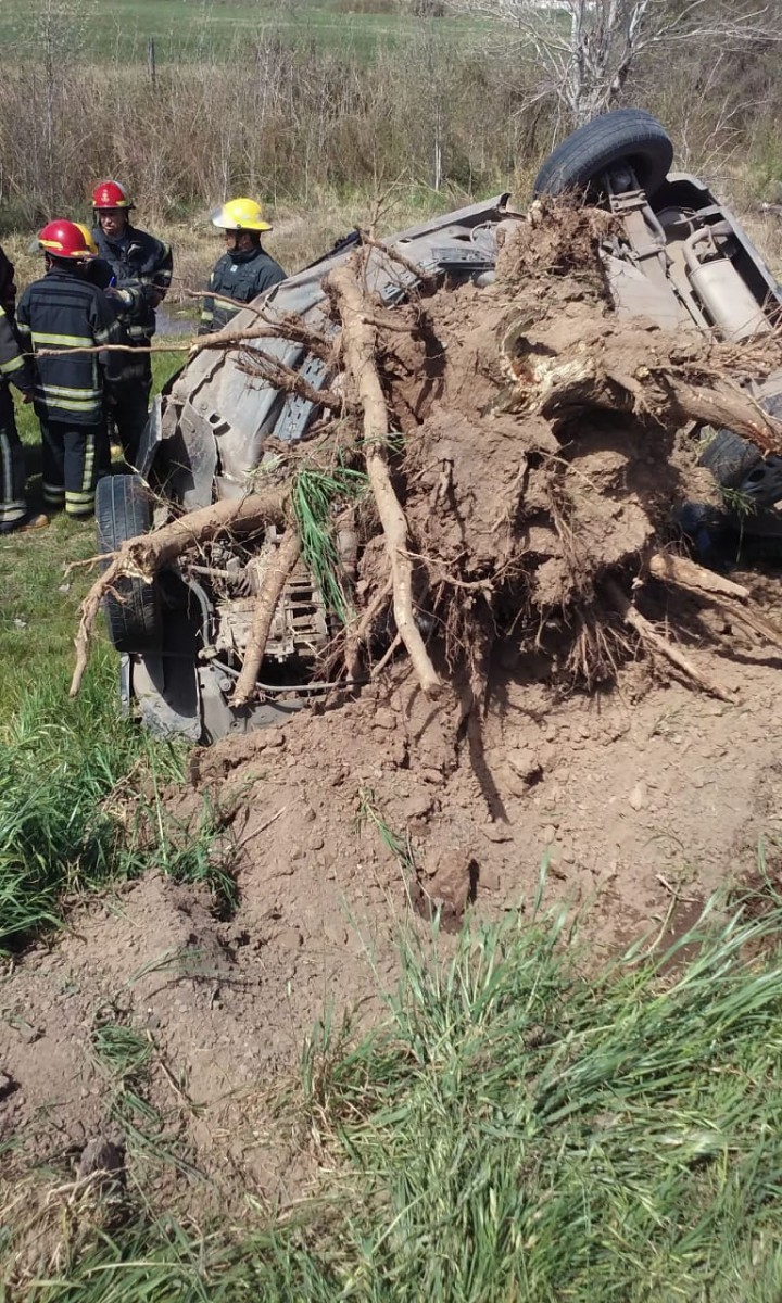 Espectacular accidente en la Ruta 158. Un herido con lesiones severas