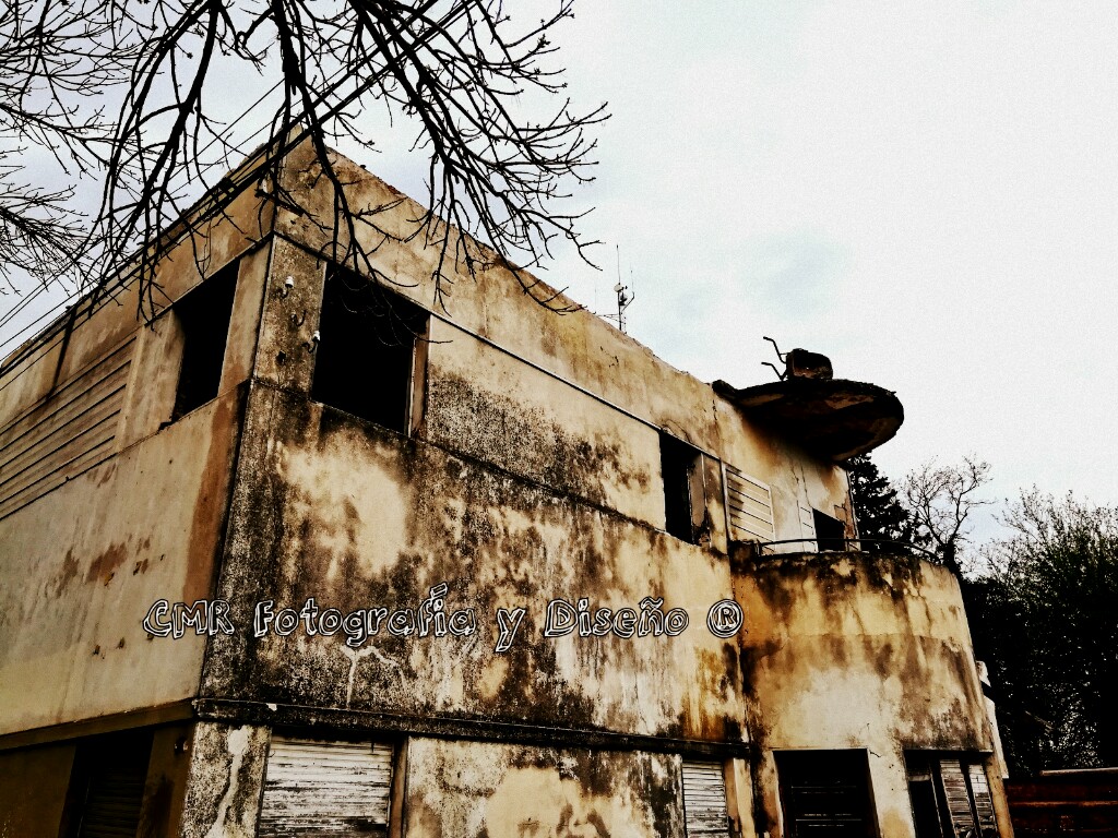 Demuelen una casa tradicional de Las Varillas