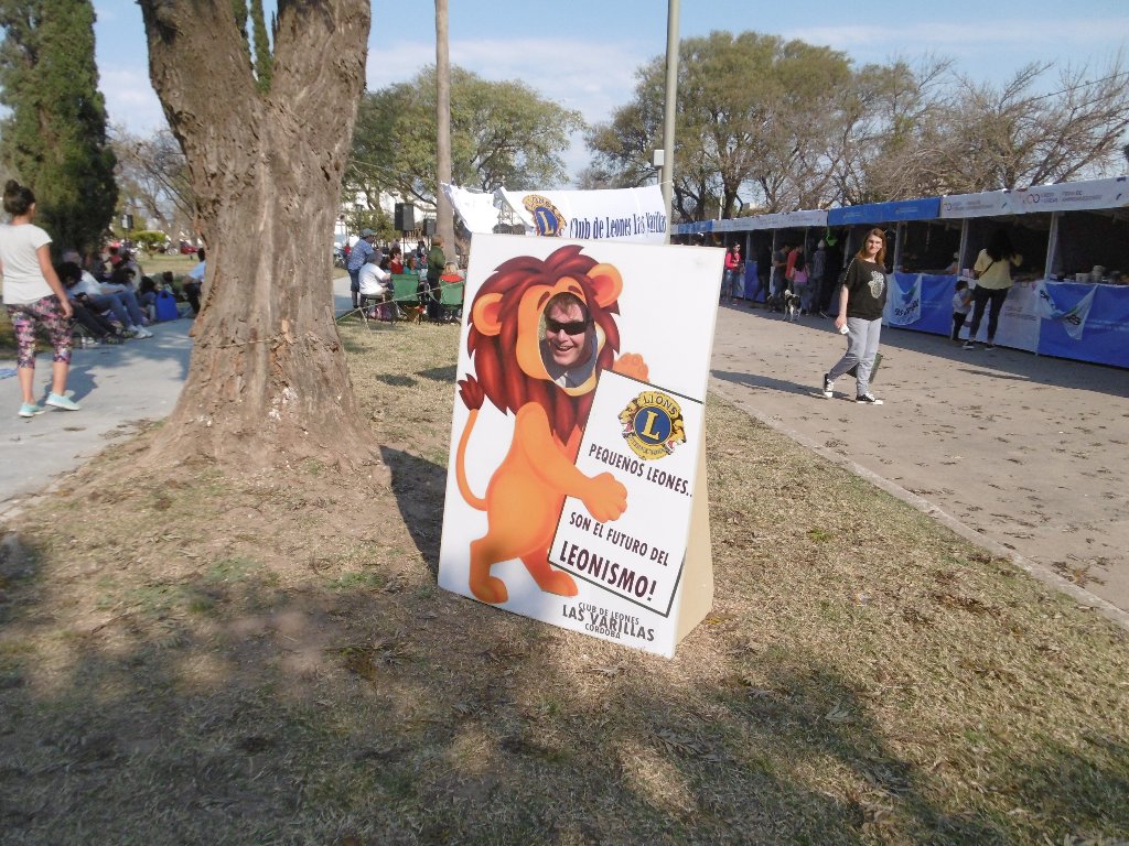 Imágenes de la Expoferia en Plaza Independencia