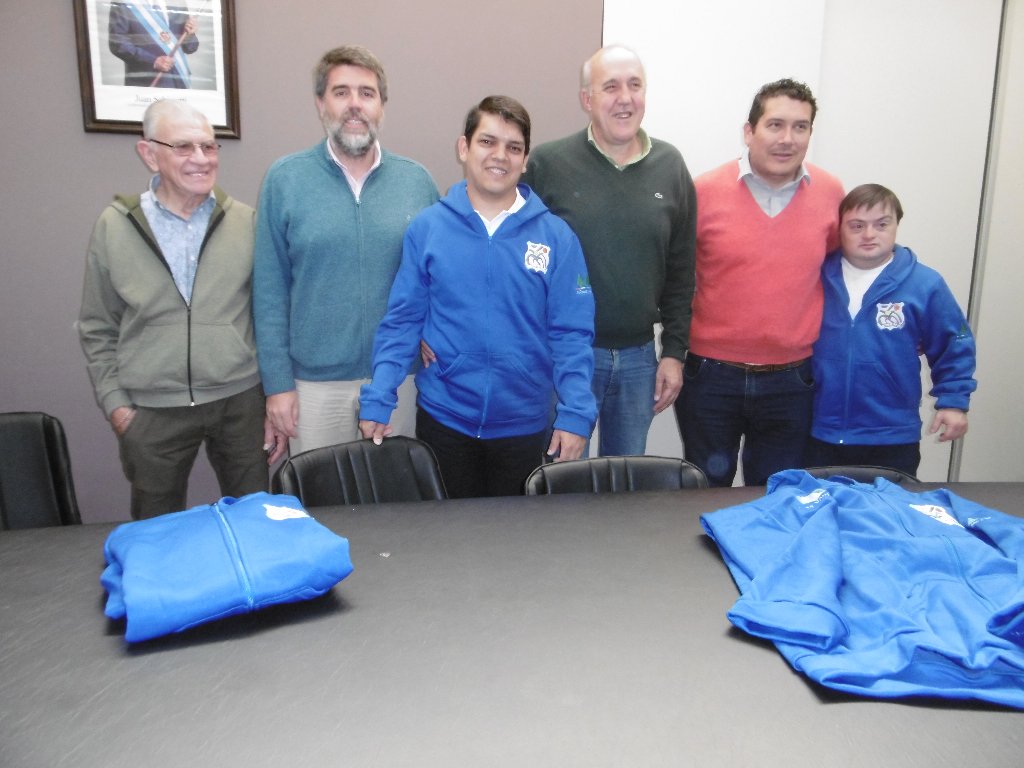 Nueva vestimenta de la Escuela Varillense de Deporte Adaptado