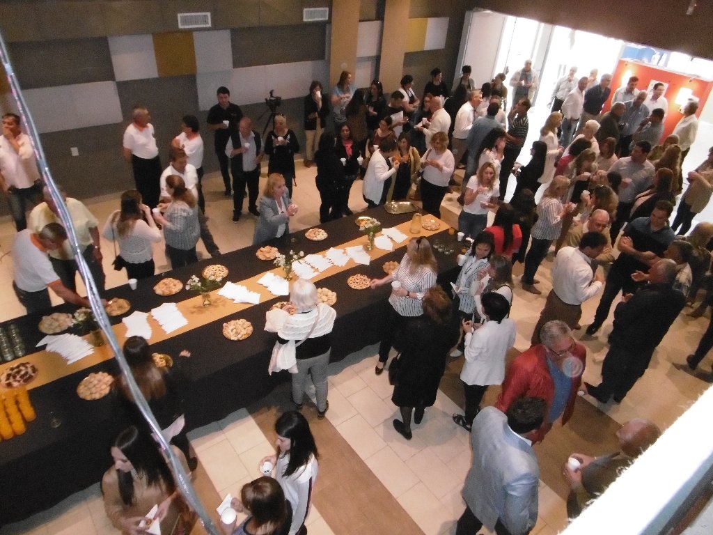 Colectividades: desayuno con instituciones -Imágenes