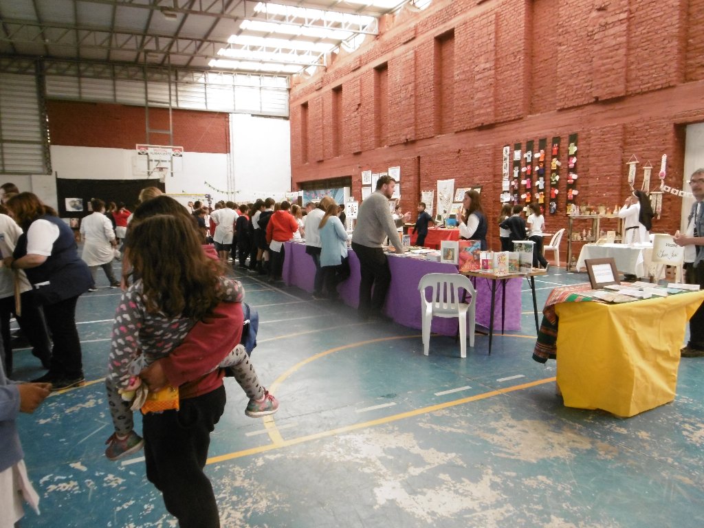 Feria de Arte y Libros en el Instituto de María Inmaculada