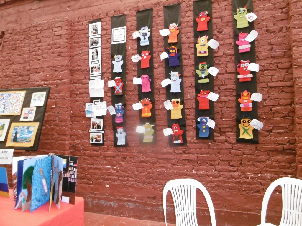 Feria de Arte y Libros en el Instituto de María Inmaculada