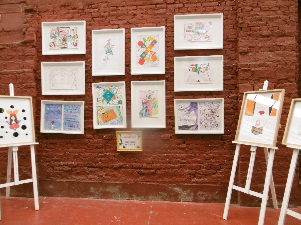 Feria de Arte y Libros en el Instituto de María Inmaculada