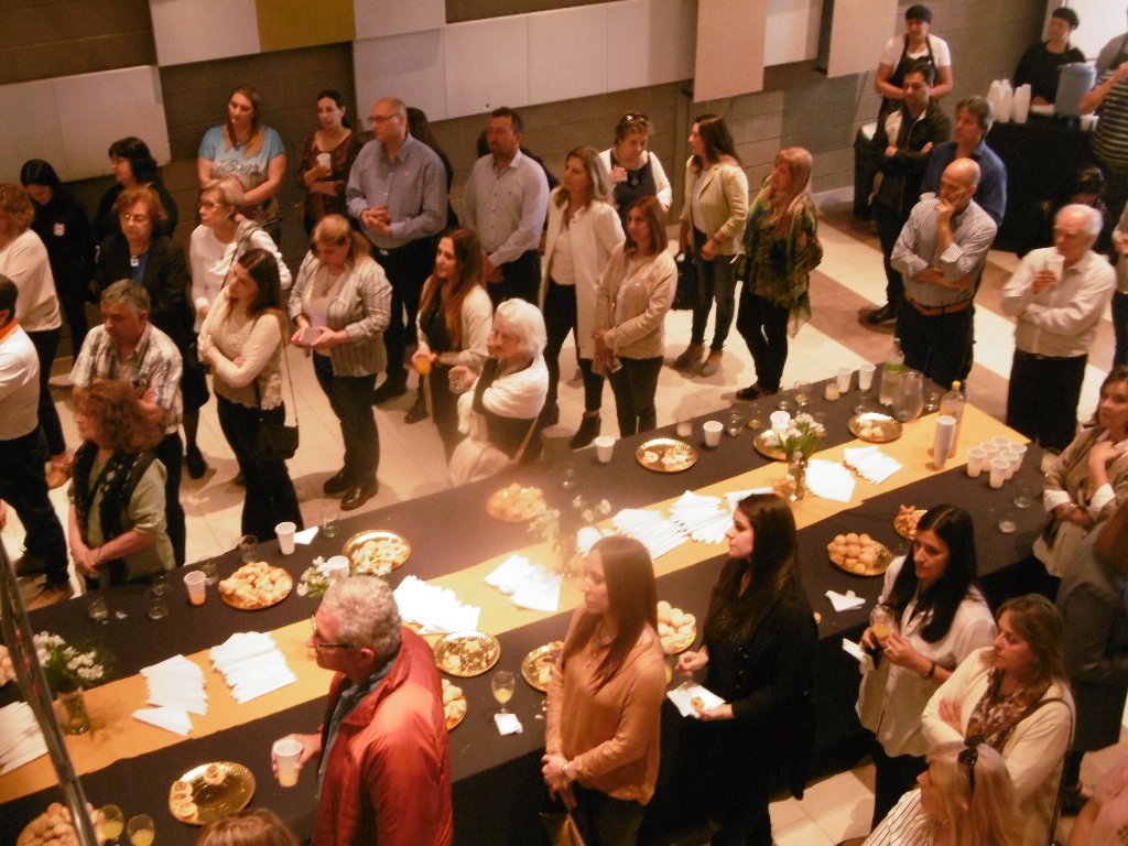 Colectividades: desayuno con instituciones -Imágenes