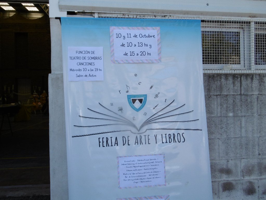 Feria de Arte y Libros en el Instituto de María Inmaculada