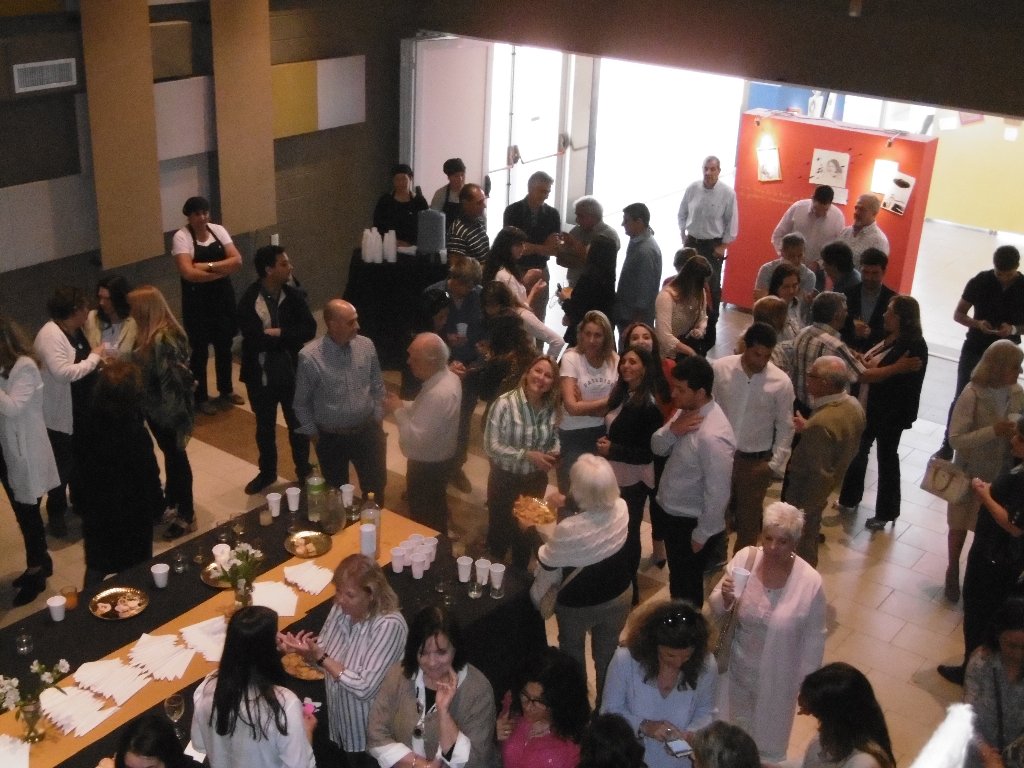 Colectividades: desayuno con instituciones -Imágenes