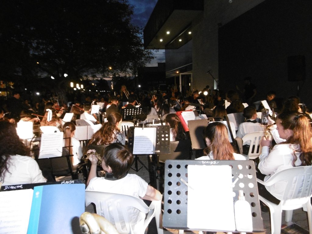 Concierto Sinfónico, tocando ando