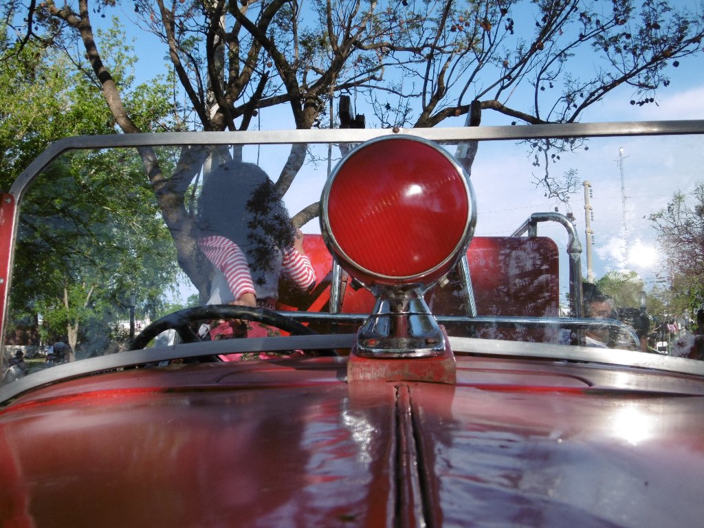 Entregaron la chapa N° 1 a Moto y Auto de Colección