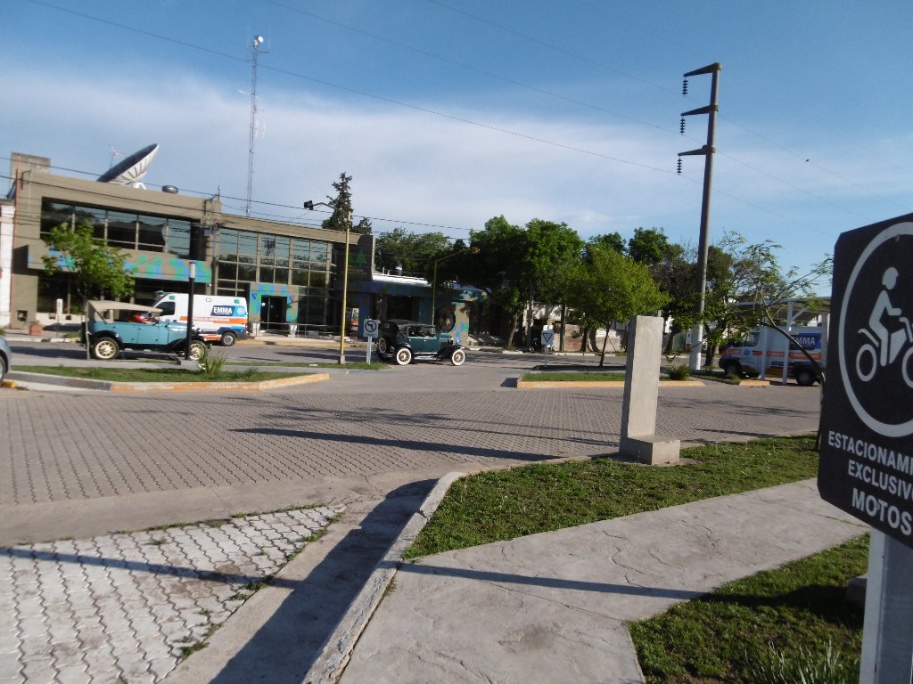 Entregaron la chapa N° 1 a Moto y Auto de Colección