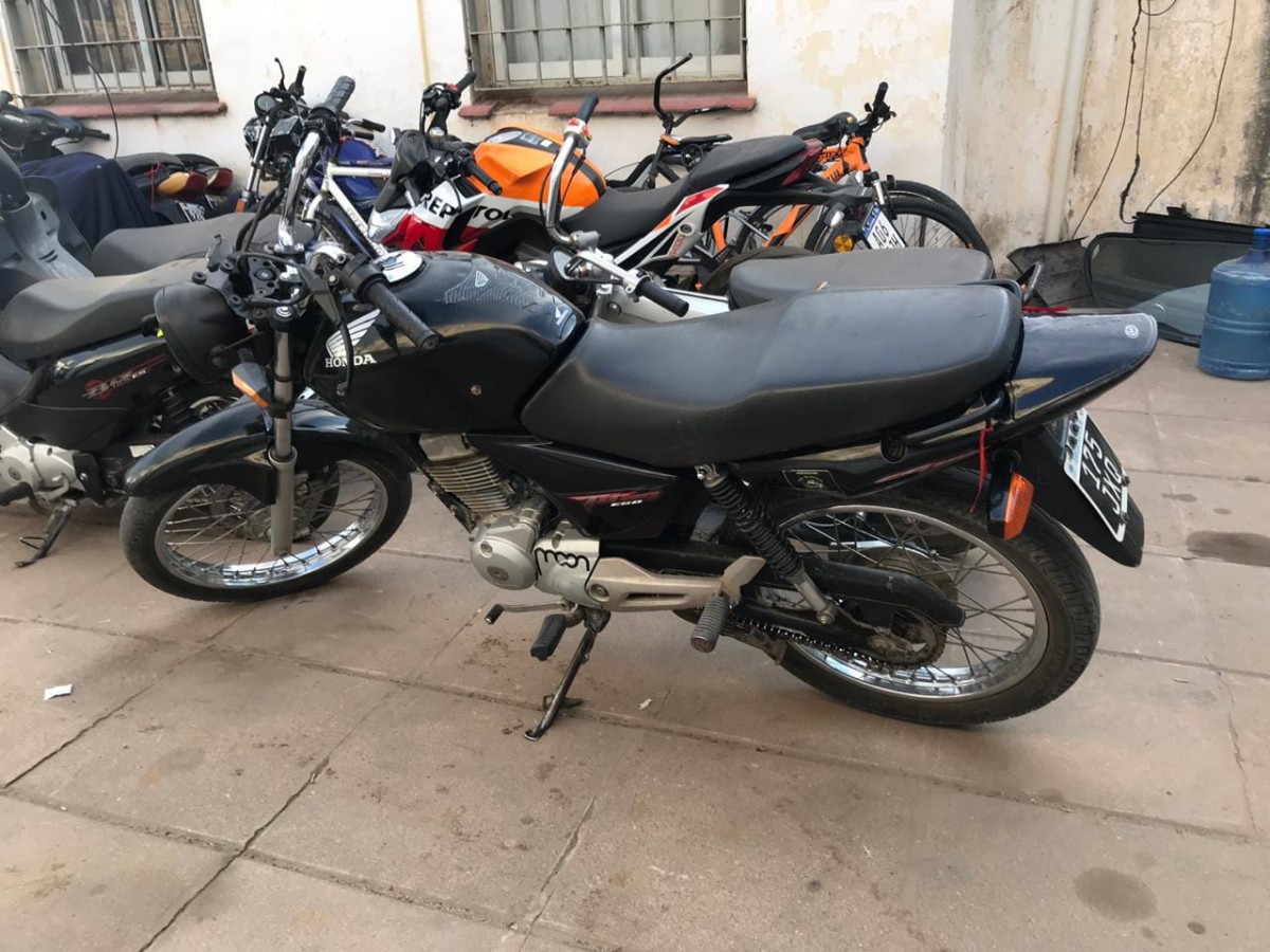 Un detenido por tenencia de marihuana y otro por diversos robos