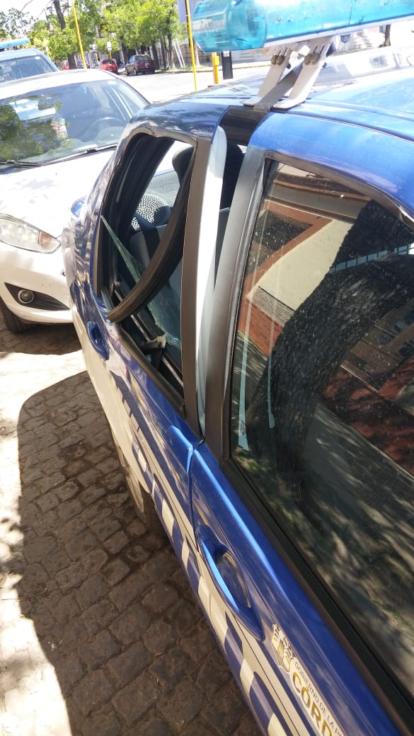 Un patrullero dañado, un  robo y distintos operativos durante el fin de semana