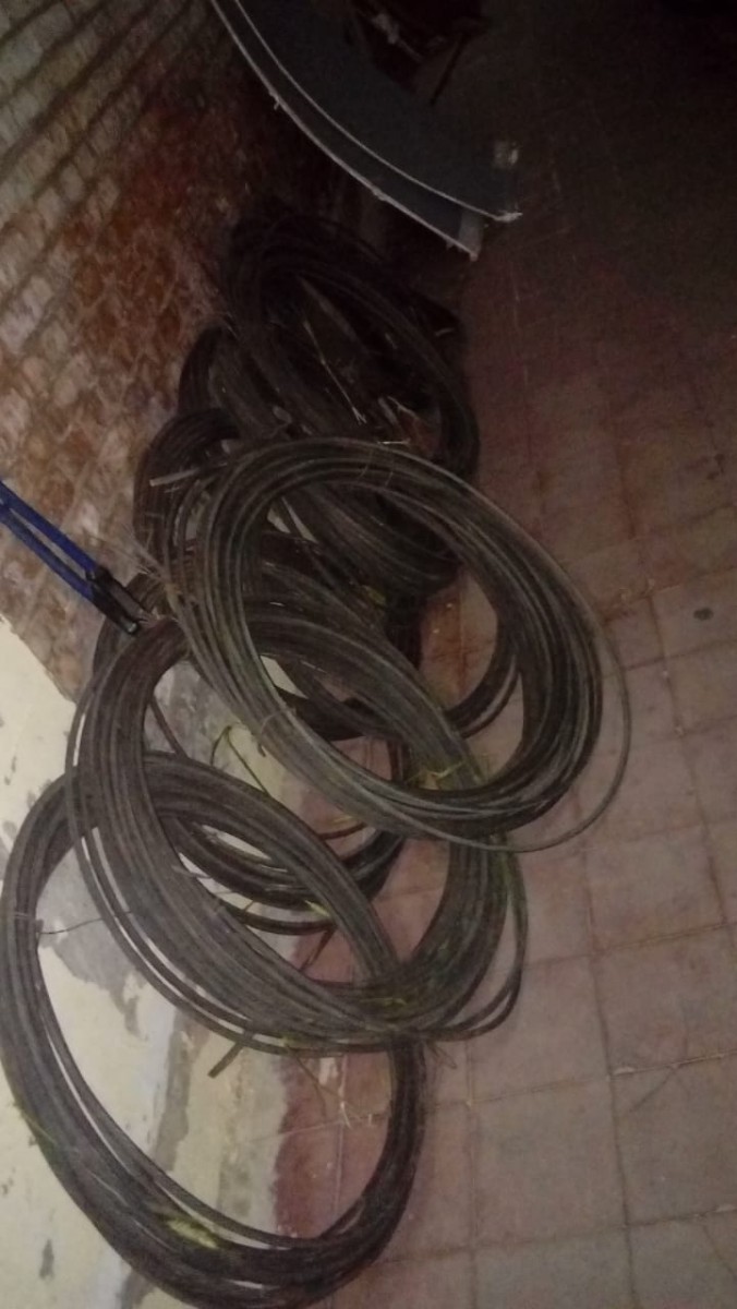 Detuvieron a 3 personas por robo de cables conductores de electricidad