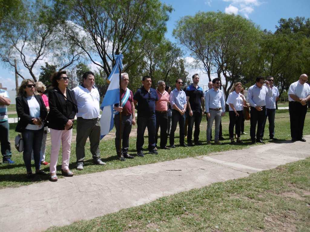 Inauguraron en el Paseo del Caminante una placa en honor a los Ex Combatientes de Malvinas