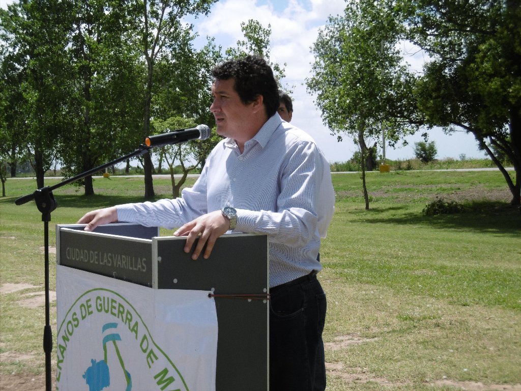 Inauguraron en el Paseo del Caminante una placa en honor a los Ex Combatientes de Malvinas