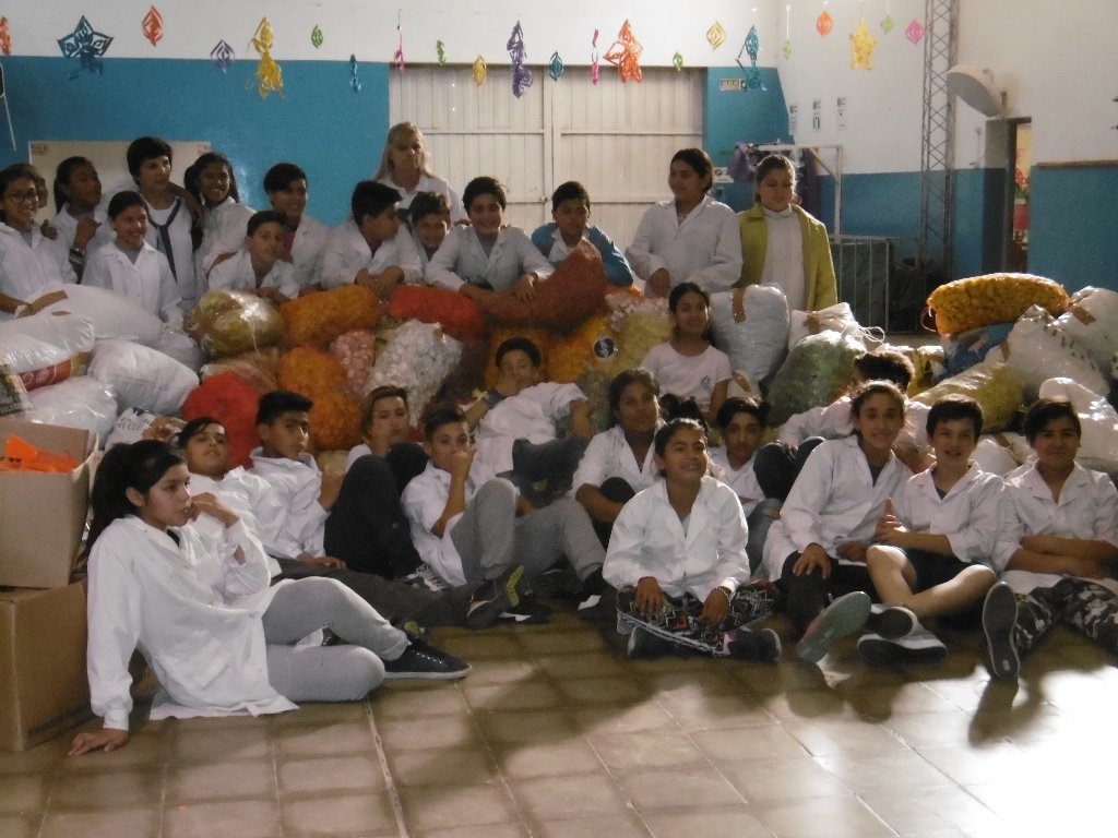 Mil kilos de tapitas destinadas al Hospital Garraham viajarán el domingo a Buenos Aires