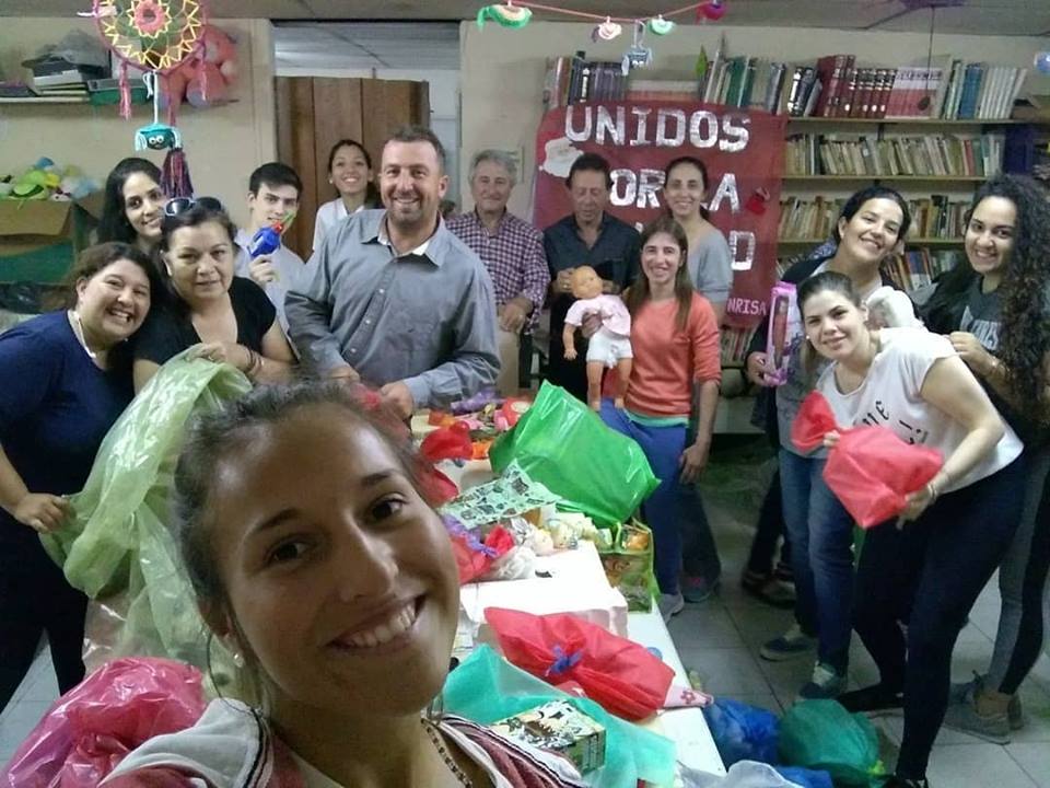 Centenares de juguetes listos para distribuir en los comedores de las escuelas