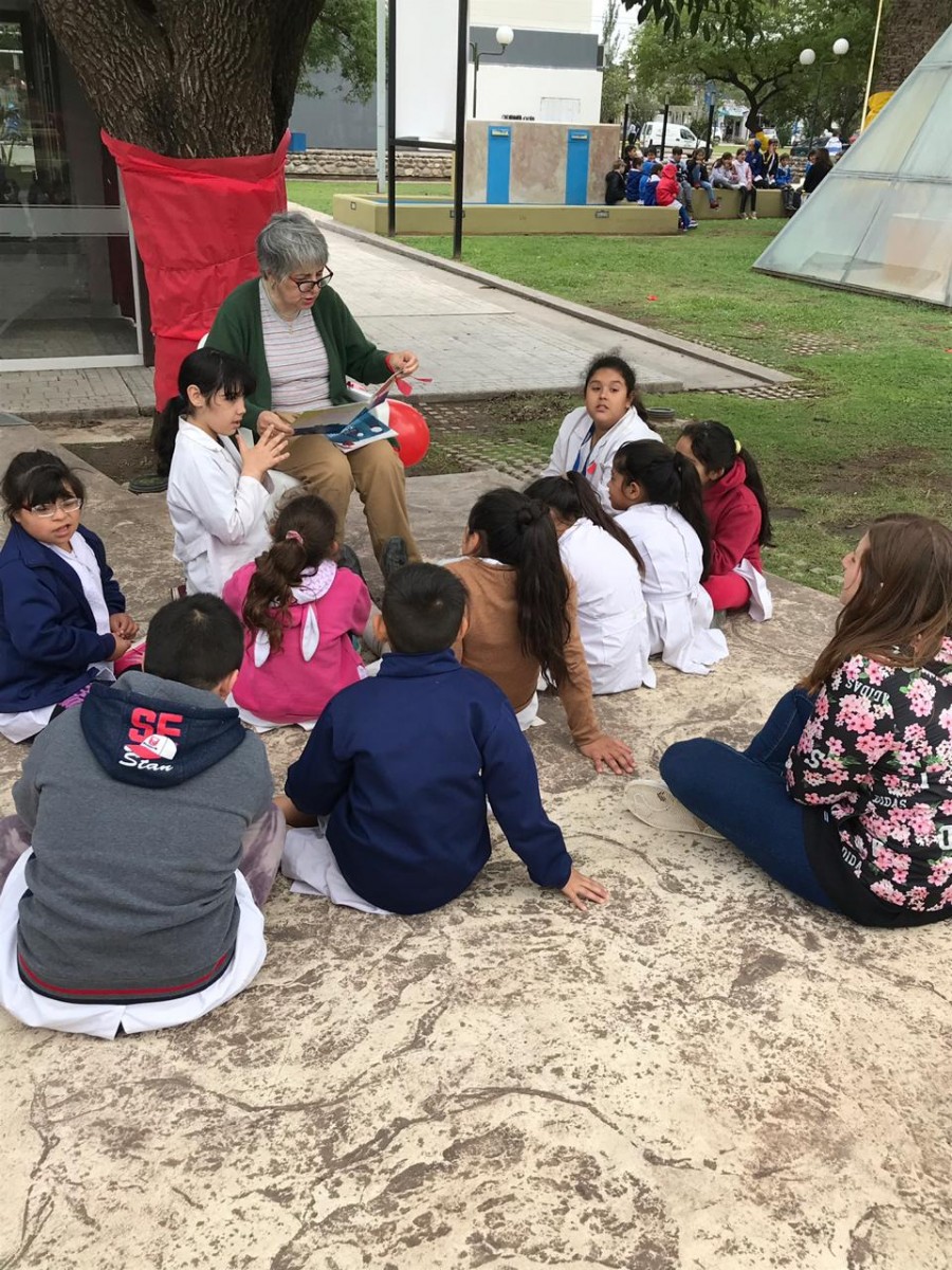 Día Internacional de la Palabra, fiesta de lectura en el Centro Cívico