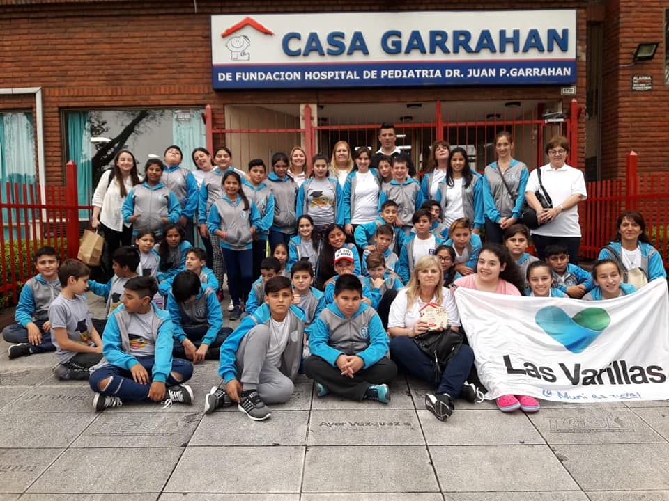 Alumnos de la Escuela José M. Paz entregaron 952 kilos de tapitas al Hospital Garraham