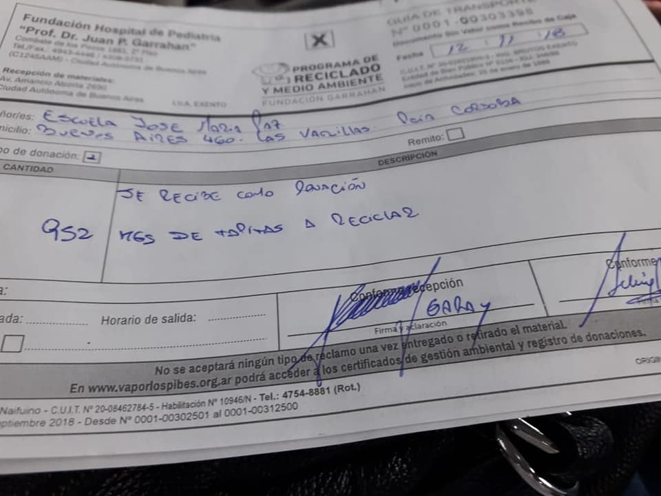 Alumnos de la Escuela José M. Paz entregaron 952 kilos de tapitas al Hospital Garraham