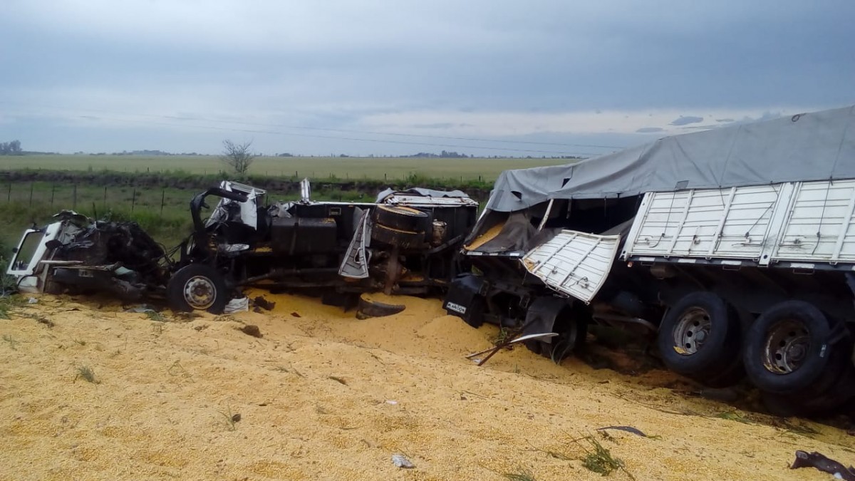 Choque de camiones en la Ruta 13: dos muertos