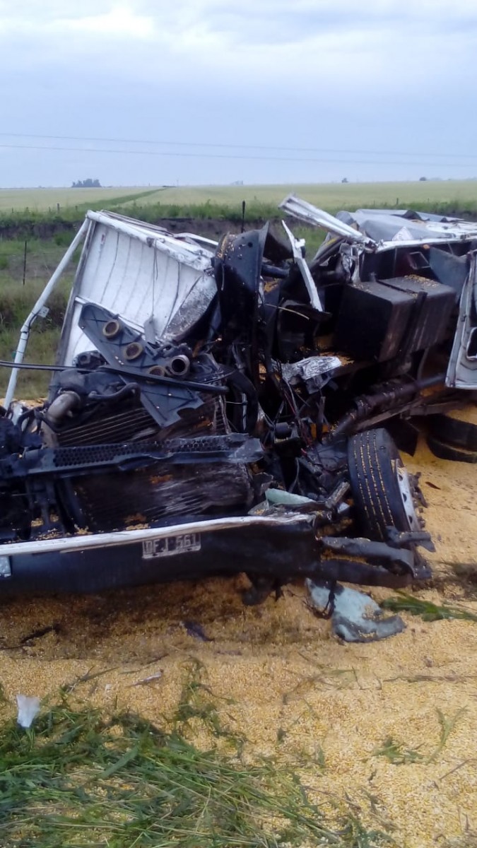 Choque de camiones en la Ruta 13: dos muertos