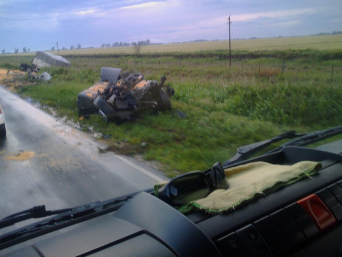 Choque de camiones en la Ruta 13: dos muertos