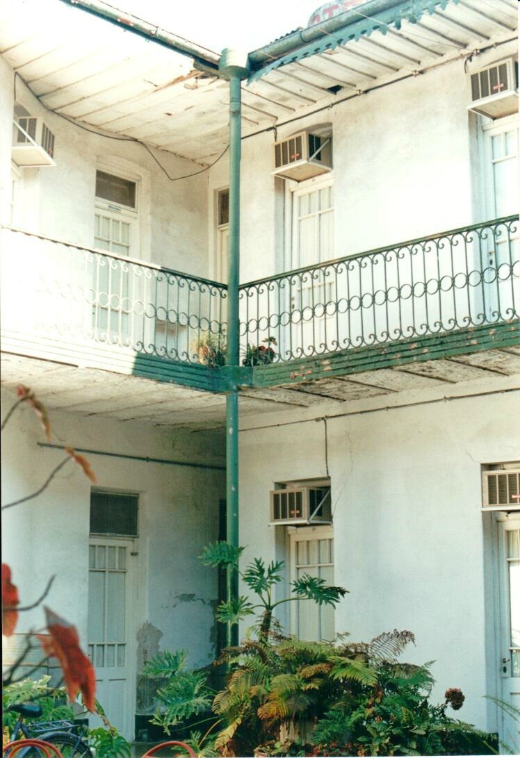 Hotel Mayo: con la nostalgia a flor de piel (Audio y galería de imágenes)