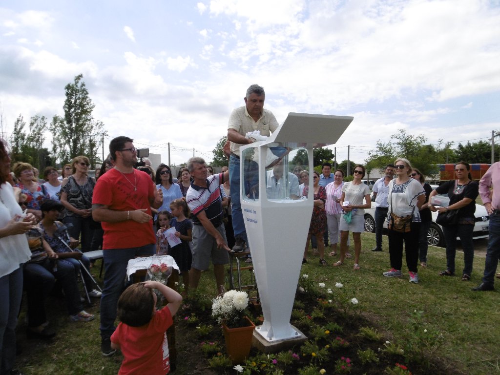 Entronización de la Virgen de los Tres Cerritos
